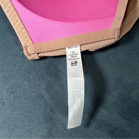 EUC PINK Victoria’s Secret Wireless Bra, Size XL - Picture 9 of 11